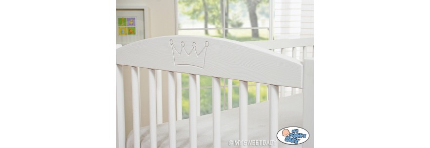 Lits pour bébé motifs couronnes